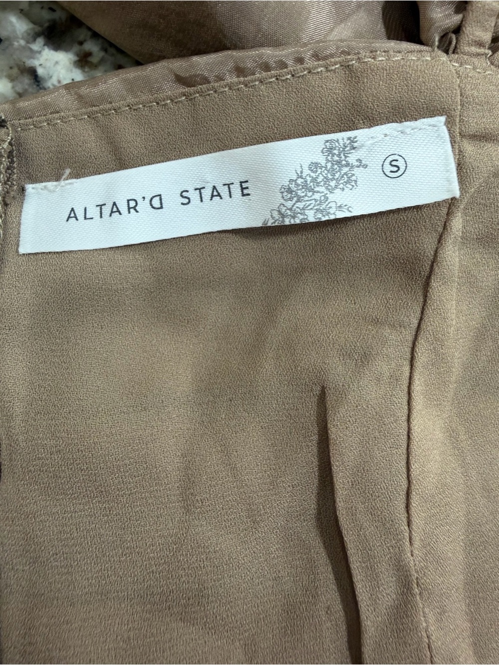 ALTAR'D STATE Tan Taupe Puff Sleeve Rose Crop Top - Size S - Picture 8 of 10